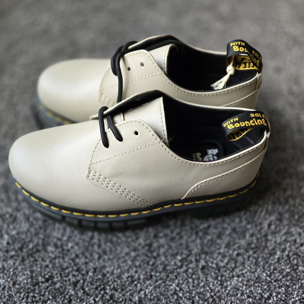 DR. MARTENS AUDRICK PLATFORM DERBY WOMEN'S SHOES COBBLESTONE GREY SIZE 7 - Picture 4 of 9